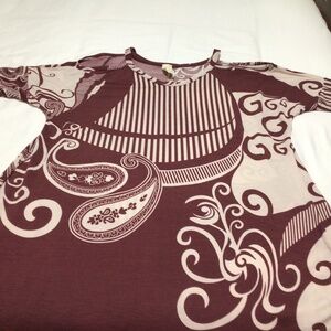 Crepas unique colors and pattern blouse. Exposed shoulders  size L